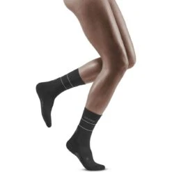 CEP Reflective Mid Cut Compression Socks Women - Black 12 CEP Reflective Mid Cut Compression Socks Women - Black -RunGear Elite cep reflective mid cut compression socks women black 23 1553065