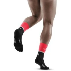 CEP The Run Mid Cut Compression Socks V4 - Pink/black -RunGear Elite cep the run mid cut compression socks v4 pink black 3 1553646