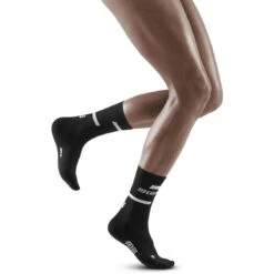 CEP The Run Mid Cut Compression Socks V4 Women - Black -RunGear Elite cep the run mid cut compression socks v4 women black 1 1553671