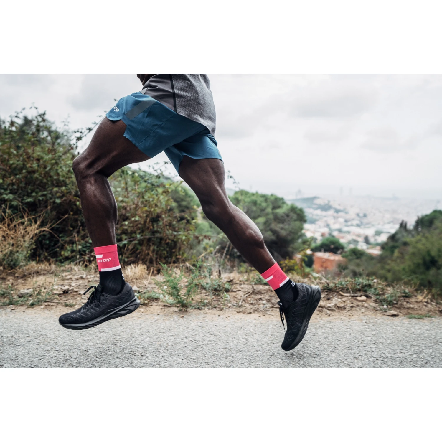 CEP The Run Mid Cut Compression Socks V4 Women - Pink/black 8 CEP The Run Mid Cut Compression Socks V4 Women - Pink/black - Image 8