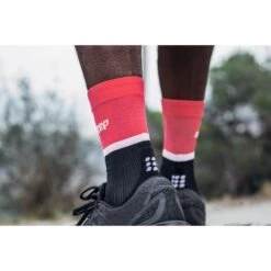 CEP The Run Mid Cut Compression Socks V4 Women - Pink/black 14 CEP The Run Mid Cut Compression Socks V4 Women - Pink/black -RunGear Elite cep the run mid cut compression socks v4 women pink black 3 1553665