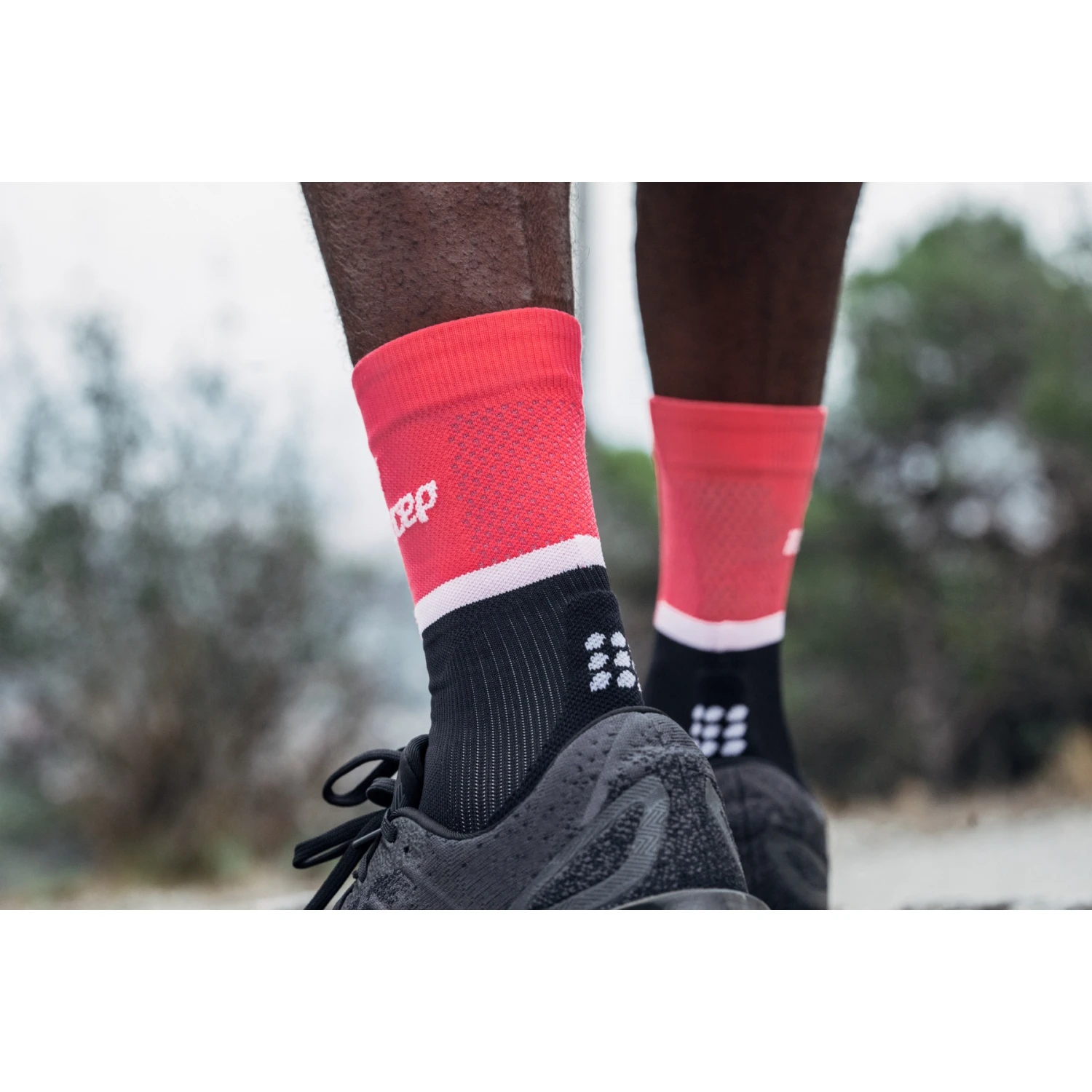 CEP The Run Mid Cut Compression Socks V4 Women - Pink/black 7 CEP The Run Mid Cut Compression Socks V4 Women - Pink/black - Image 7