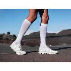 Compressport Full Oxygen Compression Socks - White -RunGear Elite compressport full oxygen compression socks white 1 1452600