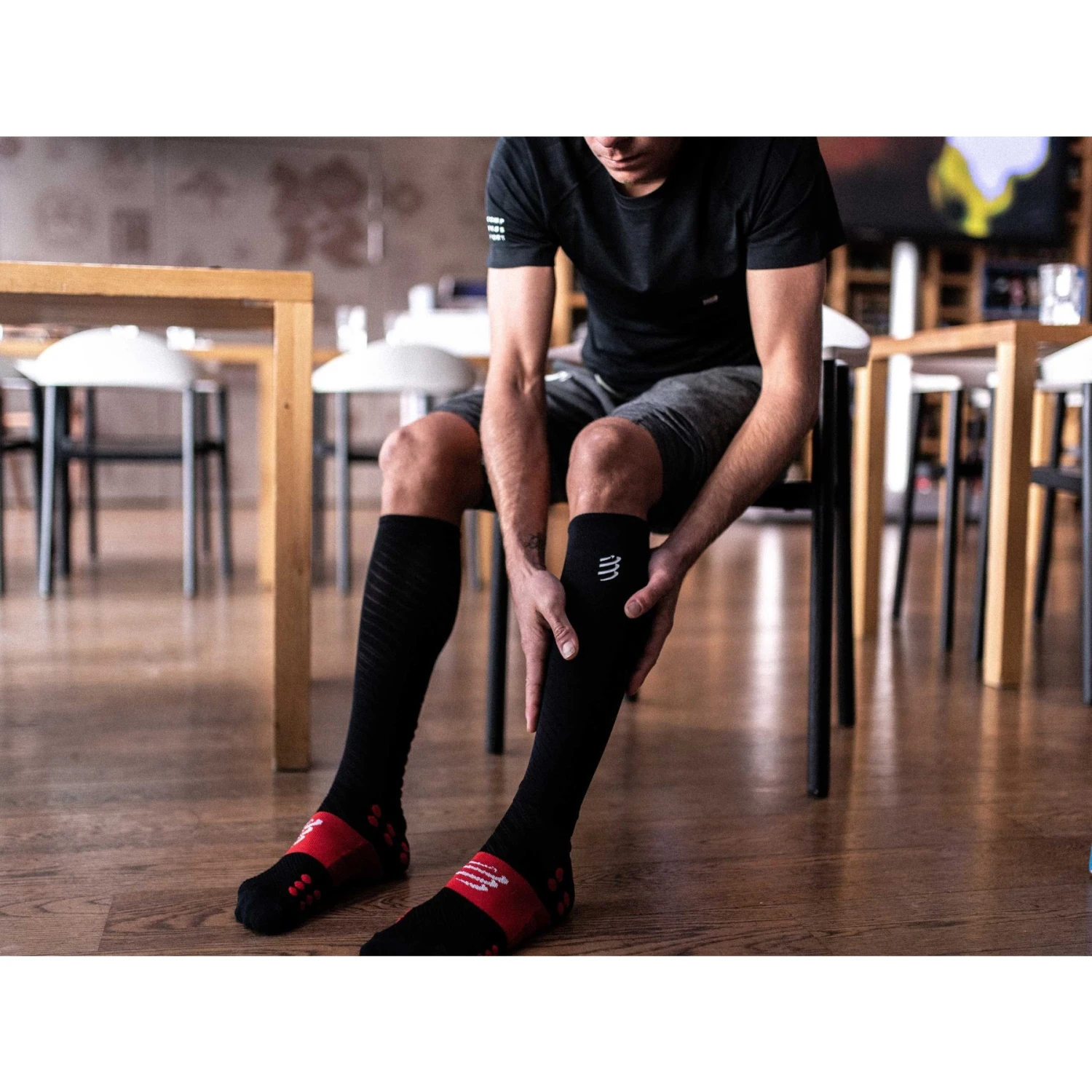 Compressport Full Recovery Compression Socks - Black 6 Compressport Full Recovery Compression Socks - Black - Image 6