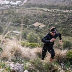 Compressport Hurricane Waterproof 10/10 Jacket Unisex - Black AM00009B -RunGear Elite compressport hurricane waterproof 10 10 jacket unisex black 6 823466