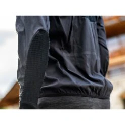 Compressport Hurricane Windproof Jacket Men - Black AM00165B -RunGear Elite compressport hurricane windproof jacket black 1 1452655