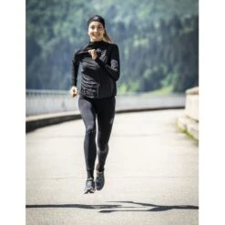 Compressport Hurricane Windproof Jacket Women - Black -RunGear Elite compressport hurricane windproof jacket women black 21 1558759