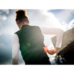 Compressport Hurricane Windproof Vest Women - Black AW00123B 26 Compressport Hurricane Windproof Vest Women - Black AW00123B -RunGear Elite compressport hurricane windproof vest women black 2 1452682