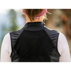 Compressport Hurricane Windproof Vest Women - Black AW00123B 25 Compressport Hurricane Windproof Vest Women - Black AW00123B -RunGear Elite compressport hurricane windproof vest women black 3 1452683