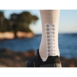 Compressport Pro Racing Compression Socks V4.0 Run High - White/alloy -RunGear Elite compressport pro racing compression socks v4 1452981