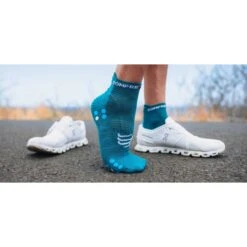 Compressport Pro Racing Compression Socks V4.0 Ultralight Run Low - Shaded Spruce/hawaiian Ocean -RunGear Elite compressport pro racing compression socks v4 1453335