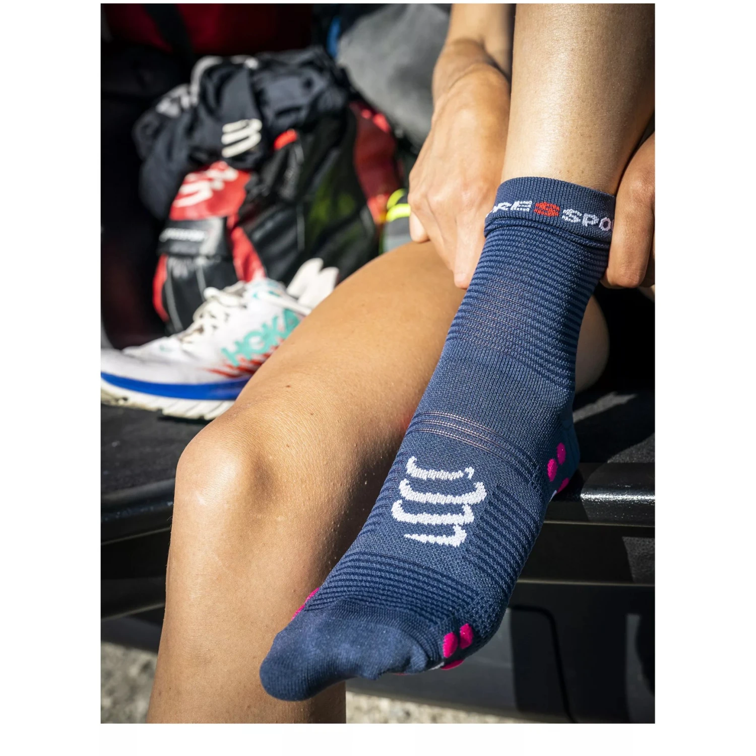 Compressport Pro Racing Compression Socks V4.0 Run High - Mood Indigo/magenta 11 Compressport Pro Racing Compression Socks V4.0 Run High - Mood Indigo/magenta - Image 11