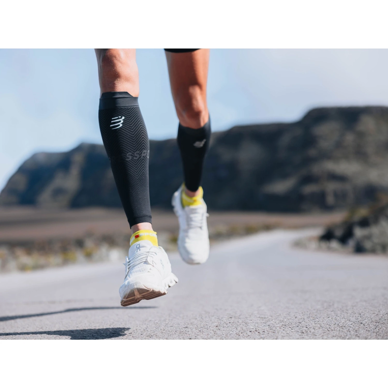 Compressport R2 Oxygen Compression Calf Sleeves - Black/steel Grey 3 Compressport R2 Oxygen Compression Calf Sleeves - Black/steel Grey - Image 3