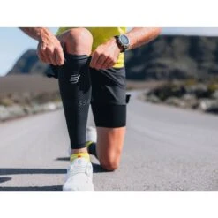 Compressport R2 Oxygen Compression Calf Sleeves - Black/steel Grey 13 Compressport R2 Oxygen Compression Calf Sleeves - Black/steel Grey -RunGear Elite compressport r2 oxygen compression calf sleeves black steel grey 4 1453524