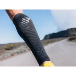 Compressport R2 Oxygen Compression Calf Sleeves - Black/steel Grey 14 Compressport R2 Oxygen Compression Calf Sleeves - Black/steel Grey -RunGear Elite compressport r2 oxygen compression calf sleeves black steel grey 5 1453525