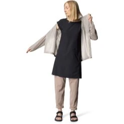 Houdini The Orange Jacket Women - Sandstorm -RunGear Elite houdini womens the orange jacket sandstorm 7 1334150