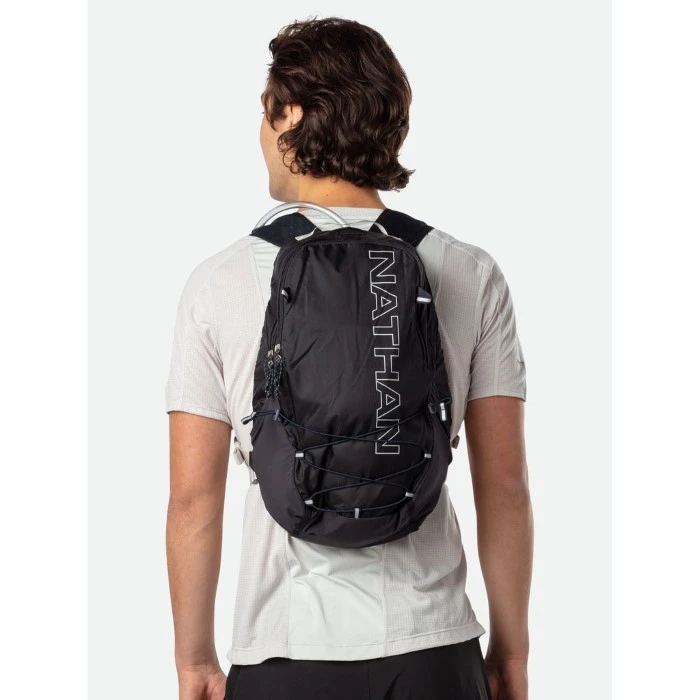 Nathan Sports Crossover Pack - 15L Hydration Pack - Black/Vapor Grey 4 Nathan Sports Crossover Pack - 15L Hydration Pack - Black/Vapor Grey - Image 4