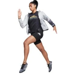 Nike Repel Trail Running Jacket Women - Black/black/photon Dust DX1041-011 -RunGear Elite nike repel womens trail running jacket black black photon dust dx1041 011 8 1519105