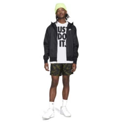 Nike Sportswear Heritage Essentials Windrunner Hooded Jacket Men - Black/white DA0001-010 13 Nike Sportswear Heritage Essentials Windrunner Hooded Jacket Men - Black/white DA0001-010 -RunGear Elite nike sportswear heritage essentials windrunner herrenjacke black white da0001 010 4 919936