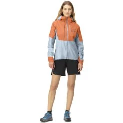 Norrona Senja Gore-Tex Active Jacket Women - Flamingo/Blue Fog 8 Norrona Senja Gore-Tex Active Jacket Women - Flamingo/Blue Fog -RunGear Elite norrona senja gore tex active jacket women flamingo blue fog model 1 1399970