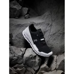 On Running On Cloudultra Women Trailrunning Shoe - Black & White -RunGear Elite on cloudultra women running shoe black white 7 952564