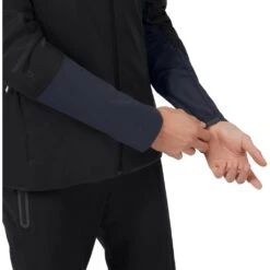 On Running On Insulator Jacket - Black & Navy 22 On Running On Insulator Jacket - Black & Navy -RunGear Elite on insulator jacket black navy 10 949978