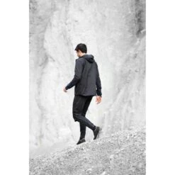 On Running On Insulator Jacket - Black & Navy 25 On Running On Insulator Jacket - Black & Navy -RunGear Elite on insulator jacket black navy 13 949981