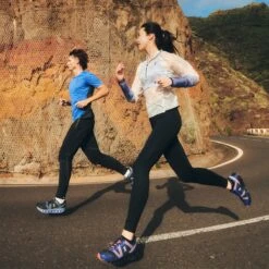 On Running On Zero Jacket Women - Undyed-White & Cobalt -RunGear Elite on performance t running shirt cobalt black 9 1427163