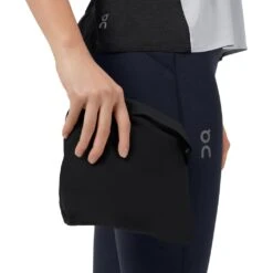 On Running On Waterproof Anorak Women - Black '22 -RunGear Elite on waterproof anorak women black 10 949113