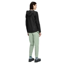 On Running On Waterproof Anorak Women - Black 9 On Running On Waterproof Anorak Women - Black -RunGear Elite on waterproof anorak women black 3 1430426