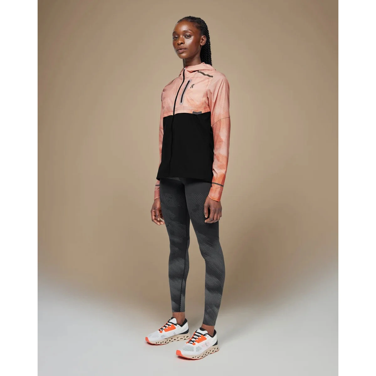 On Running On Weather Jacket Lumos Women - Woodrose & Black 2 On Running On Weather Jacket Lumos Women - Woodrose & Black - Image 2