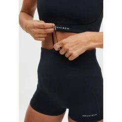 Röhnisch Flattering Curved Hotpants Women - Black 7 Röhnisch Flattering Curved Hotpants Women - Black -RunGear Elite roehnisch flattering curved womens hotpants black 4 1348094