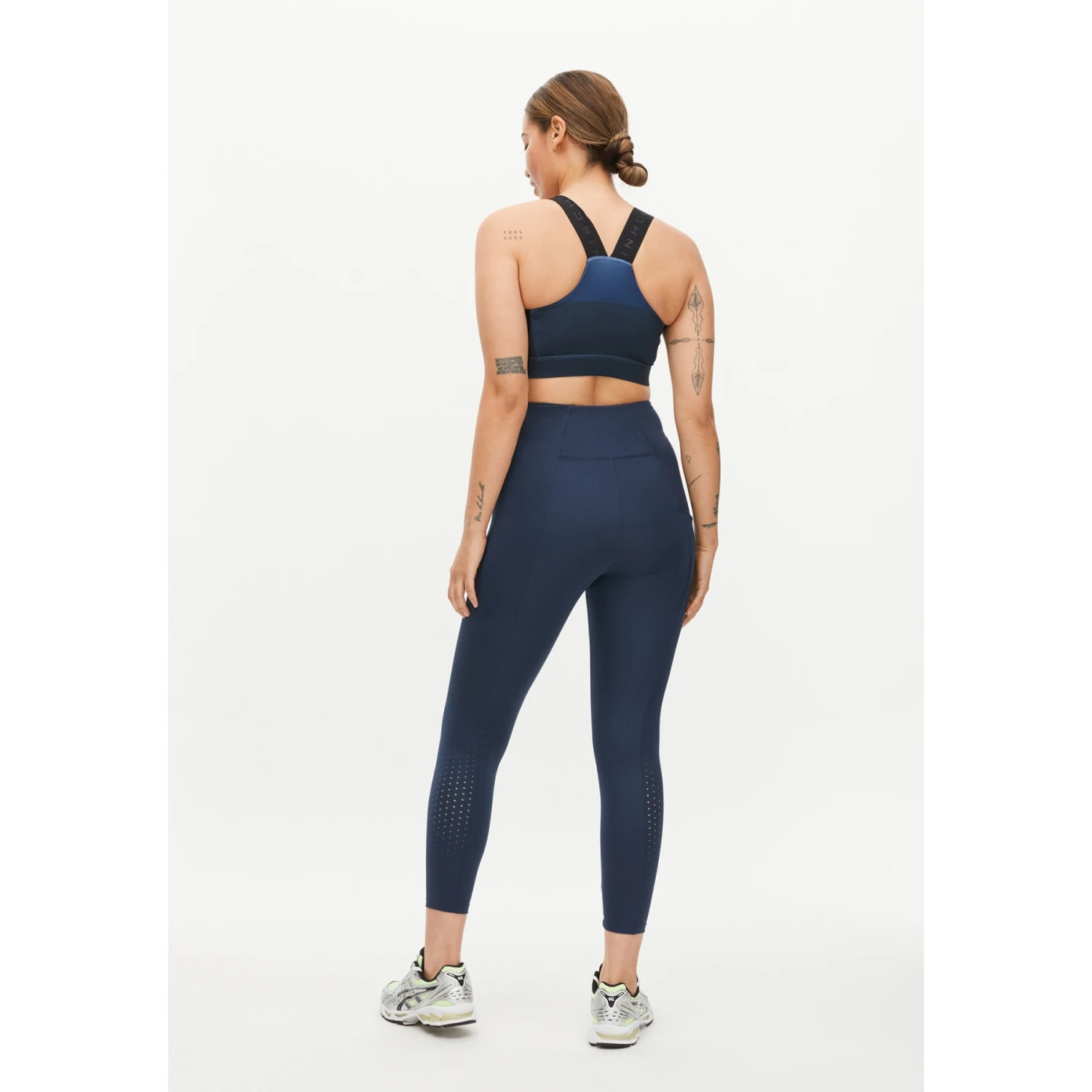 Röhnisch Kay Printed Sports Bra Women - Kay Printed Navy 6 Röhnisch Kay Printed Sports Bra Women - Kay Printed Navy - Image 6