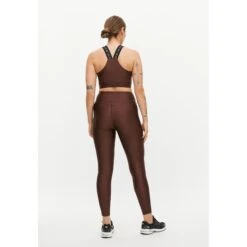 Röhnisch Shiny Kay Sports Bra Women - Coffee Bean -RunGear Elite roehnisch shiny kay womens sports bra coffee bean 5 1250243