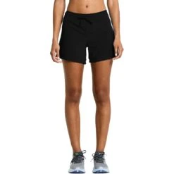 Saucony Outpace 5" Shorts Women - Black 13 Saucony Outpace 5" Shorts Women - Black -RunGear Elite saucony outpace 5 shorts women black 1 1452192
