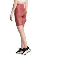 Saucony Pinnacle 8" Tight Shorts Women - Apple Butter -RunGear Elite saucony pinnacle 8 tight shorts women apple butter 5 1452168