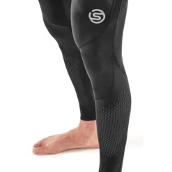 SKINS 3-Series Long Tights 400 - Black/Stars 15 SKINS 3-Series Long Tights 400 - Black/Stars -RunGear Elite skins compression 3 series long tights 400 black stars 4 1131395