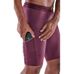 SKINS 3-Series Half Tights - Black -RunGear Elite skins compression 3 series men half tights burgundy 4 941541